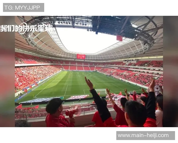 上港足球队奋勇争先力争佳绩展现中国足球新风貌